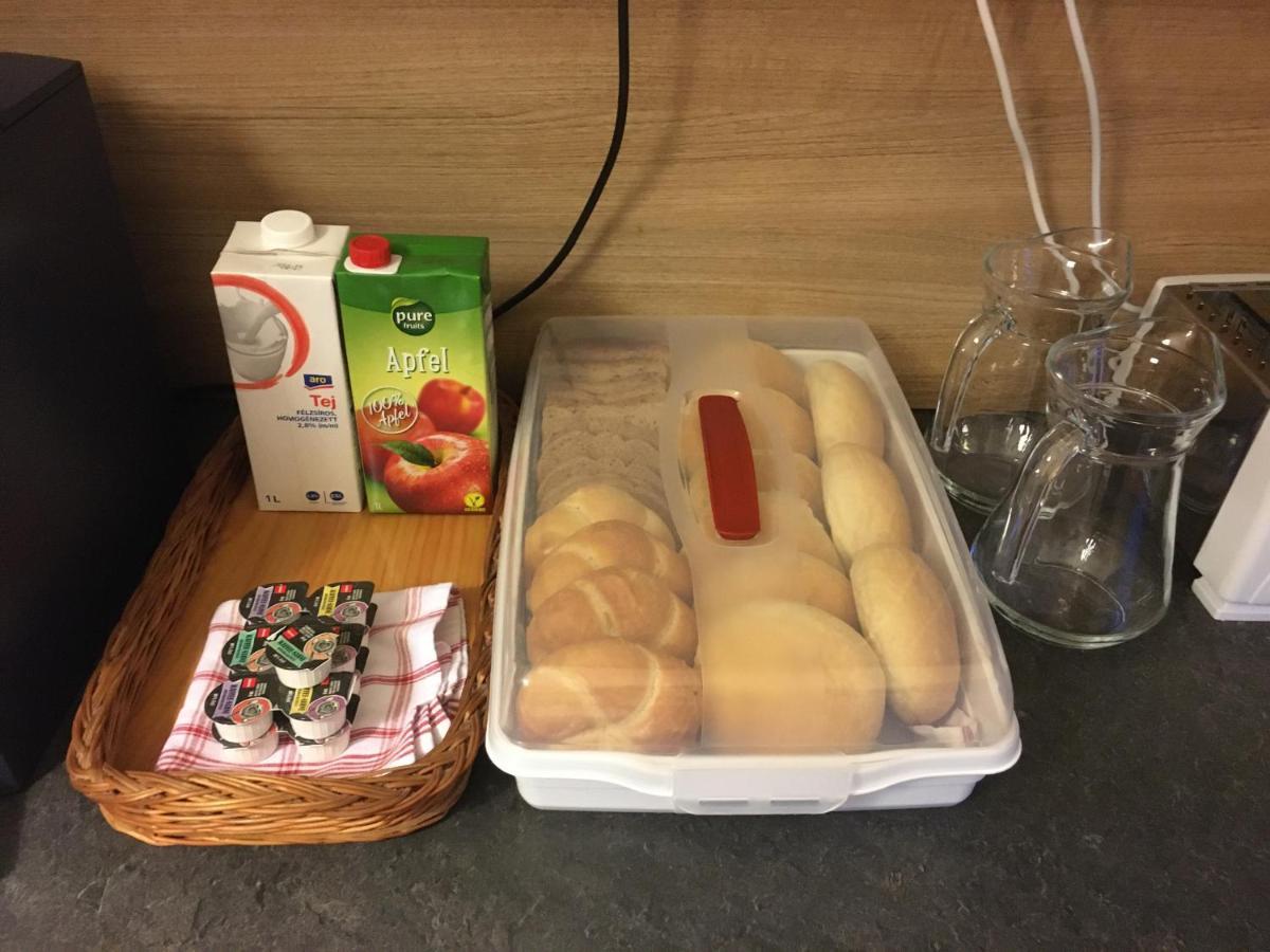 ホテル Toronyi Vendeghaz エクステリア 写真