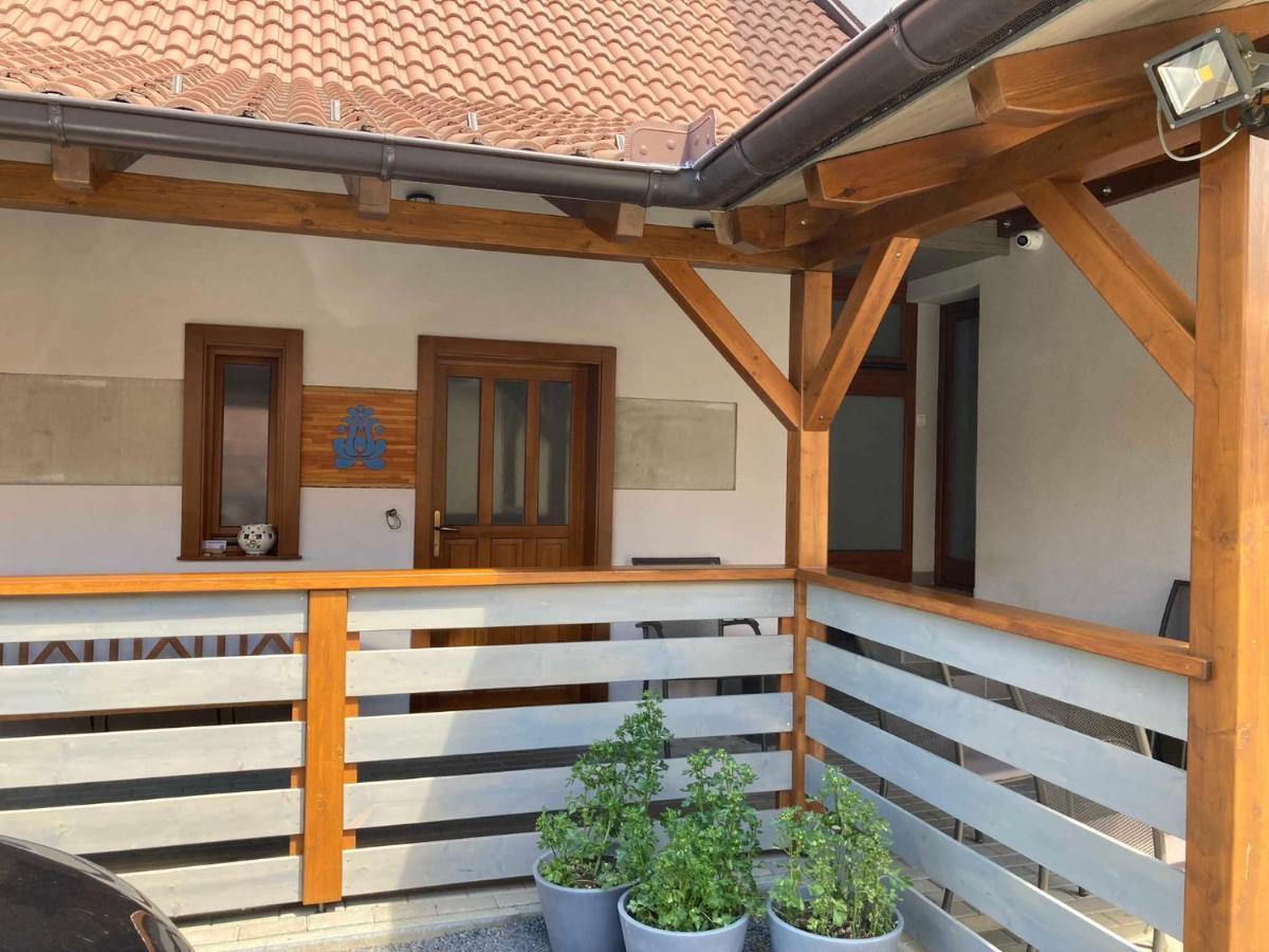 ホテル Toronyi Vendeghaz エクステリア 写真