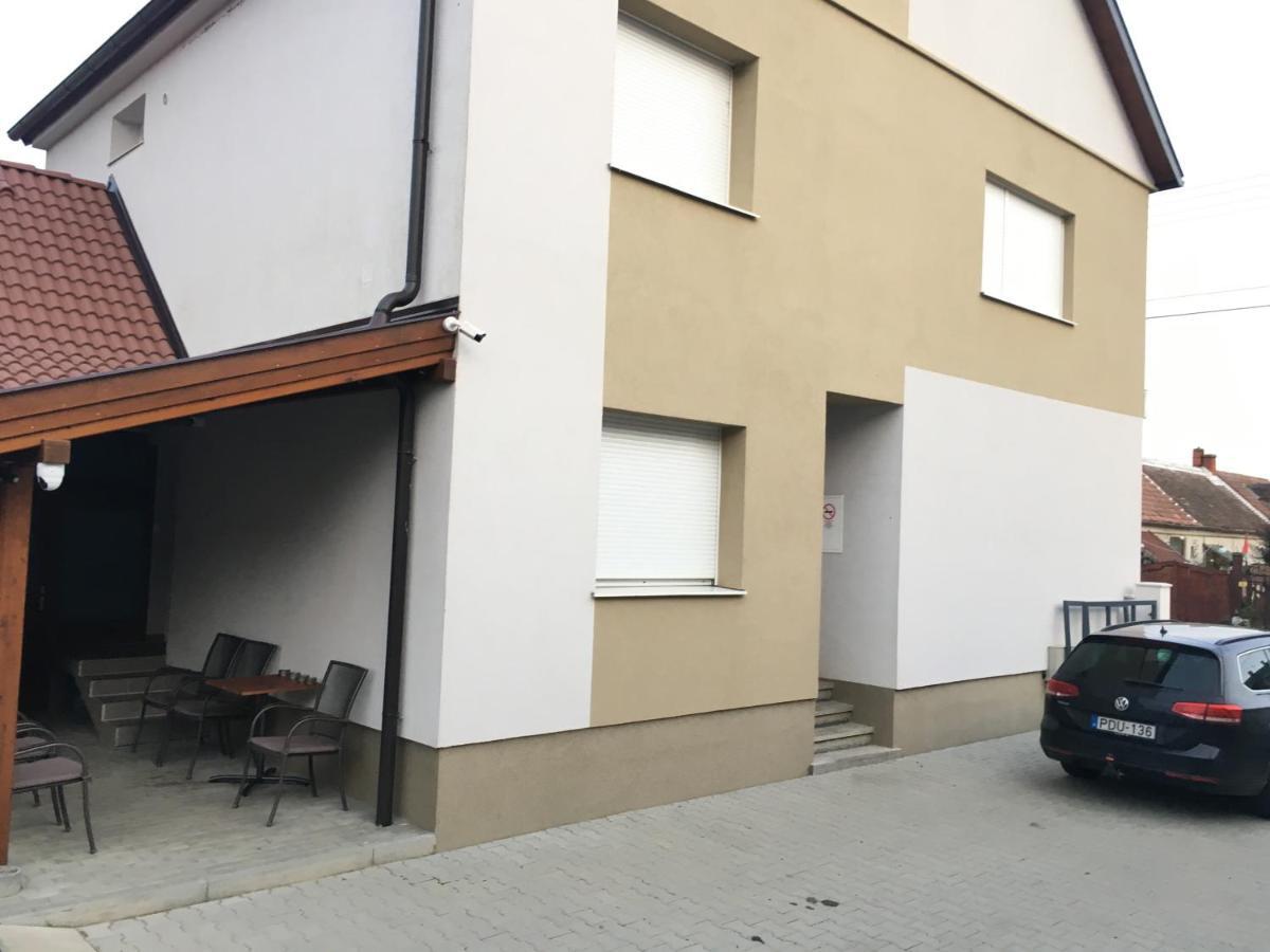 ホテル Toronyi Vendeghaz エクステリア 写真